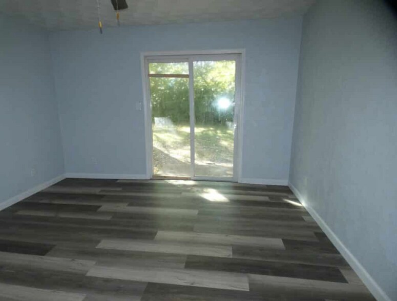 More Photos Of 105 S Washington St, Sparta Apartments For Sale