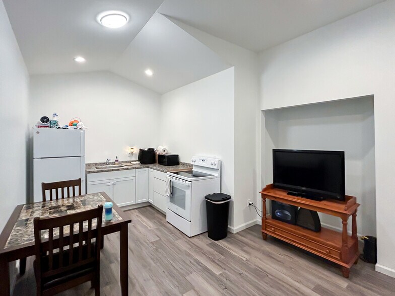 More Photos Of 718 E Mount Morris Rd, Mount Morris Storefront Retail Residential For Sale