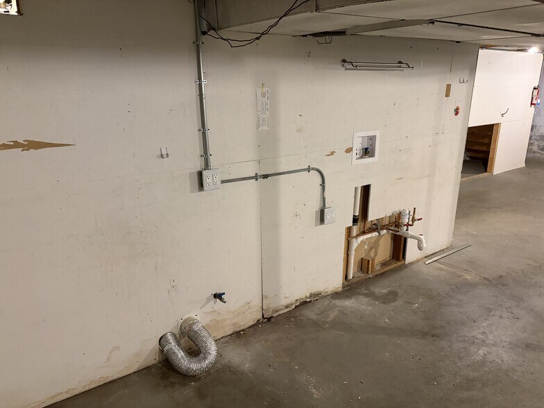 More Photos Of 27051 Southfield Rd, Lathrup Village Freestanding For Sale