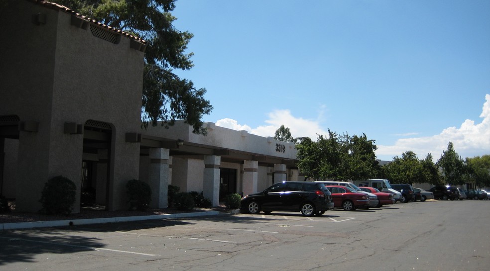 Primary Photo Of 3311-3347 W Earll Dr, Phoenix Unknown For Lease