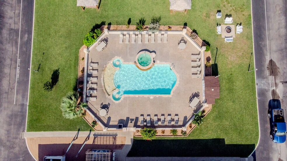 More Photos Of 314 Cut Off Rd, Port Aransas Hospitality For Sale