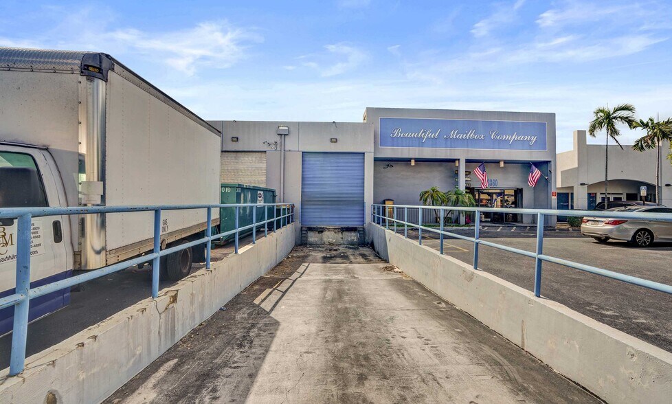 More Photos Of 2360 W 76th St, Hialeah Manufacturing For Sale