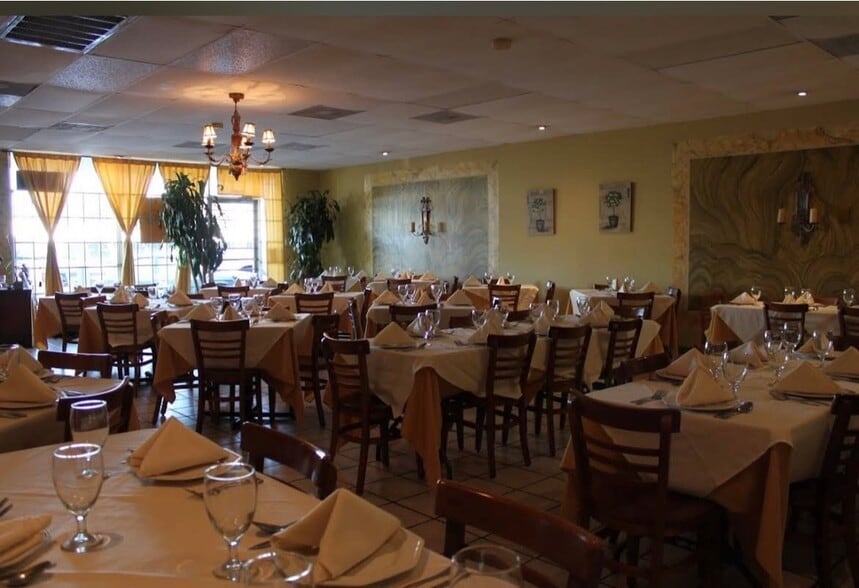 More Photos Of 1905 S Dairy Ashford, Houston Freestanding For Lease