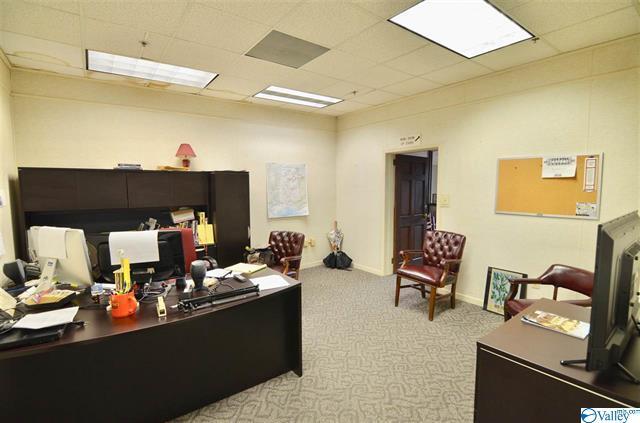 More Photos Of 401 Locust St, Gadsden Office For Lease