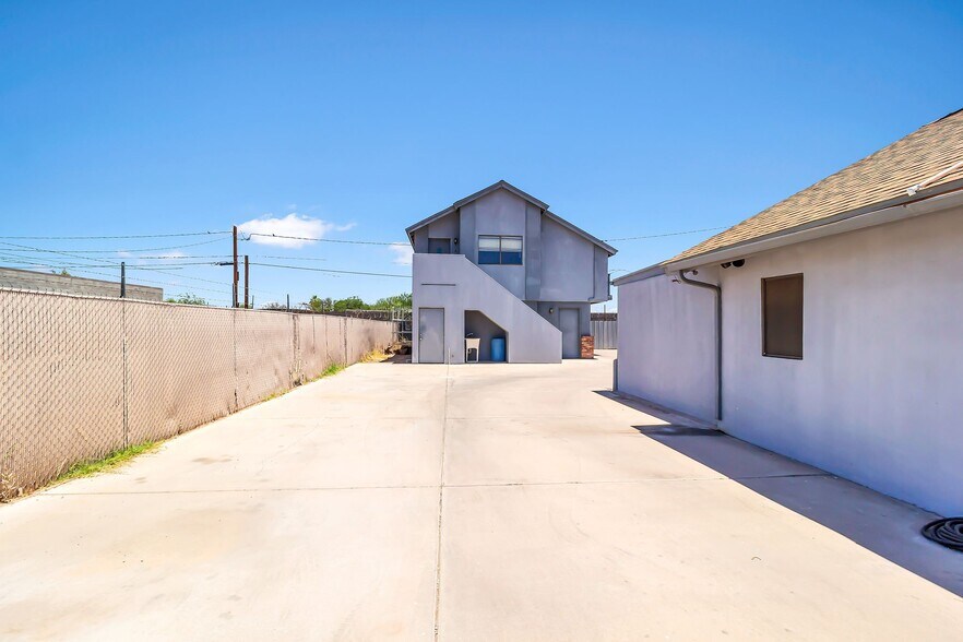 More Photos Of 517 S Lebaron St, Mesa Warehouse For Lease