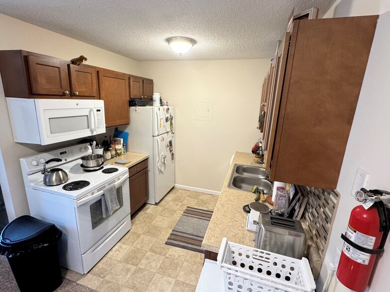 More Photos Of 10000-10010 S Westnedge Ave, Portage Apartments For Sale