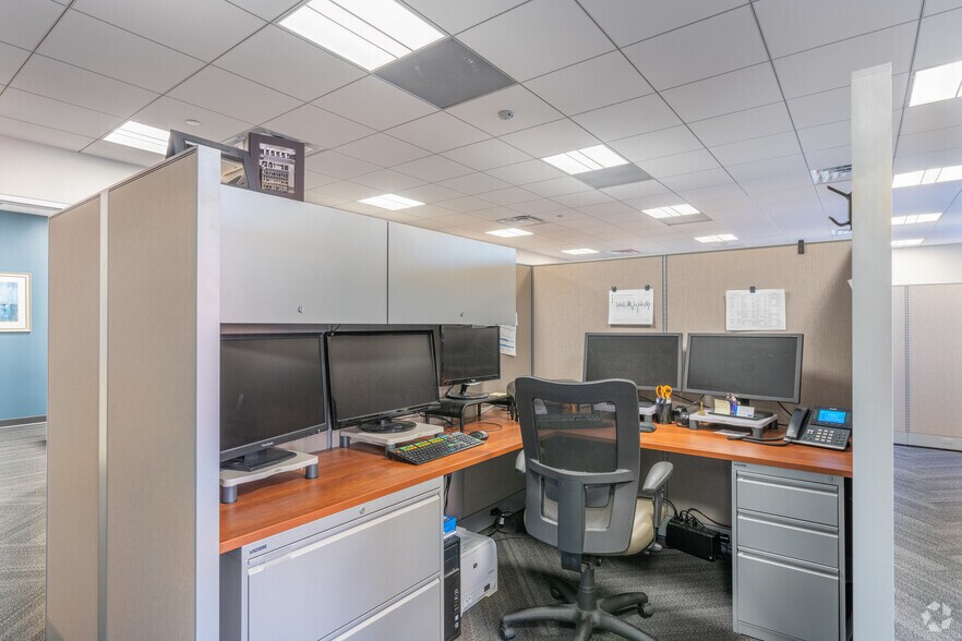 More Photos Of 100 Corporate Center Dr, Camp Hill Medical For Sale