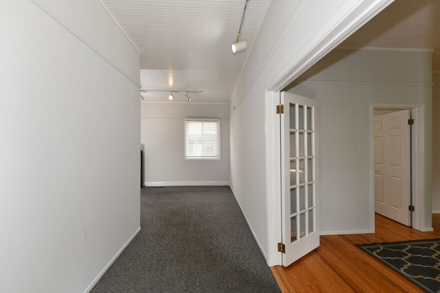 More Photos Of 1200 Jefferson St, Napa Office For Sale