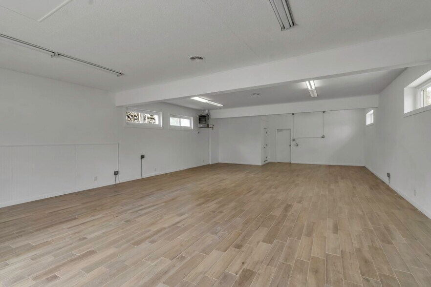 More Photos Of 12482 Broadway St, Alden General Retail For Sale