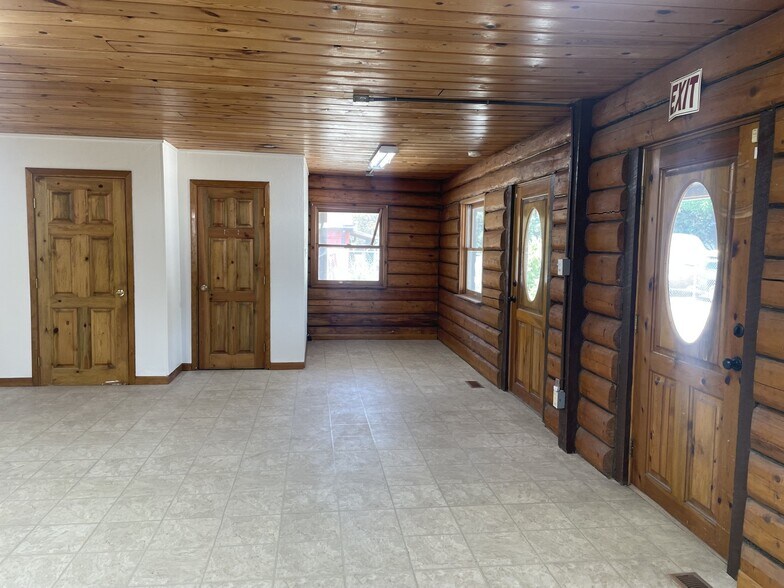 More Photos Of 115 Phillips St, Canyonville General Retail For Sale