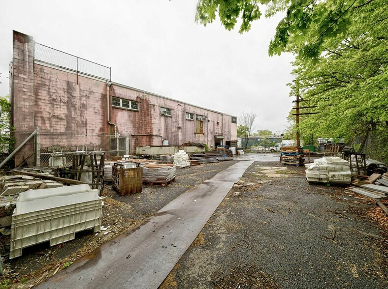 More Photos Of 300-306 W 1st Ave, Roselle Warehouse For Sale