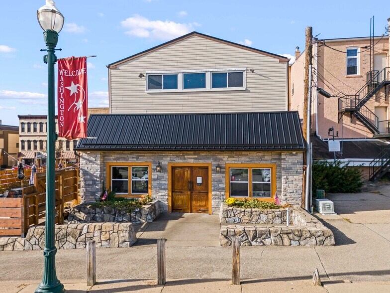 More Photos Of 88 N Main St, Washington Storefront Retail Residential For Sale