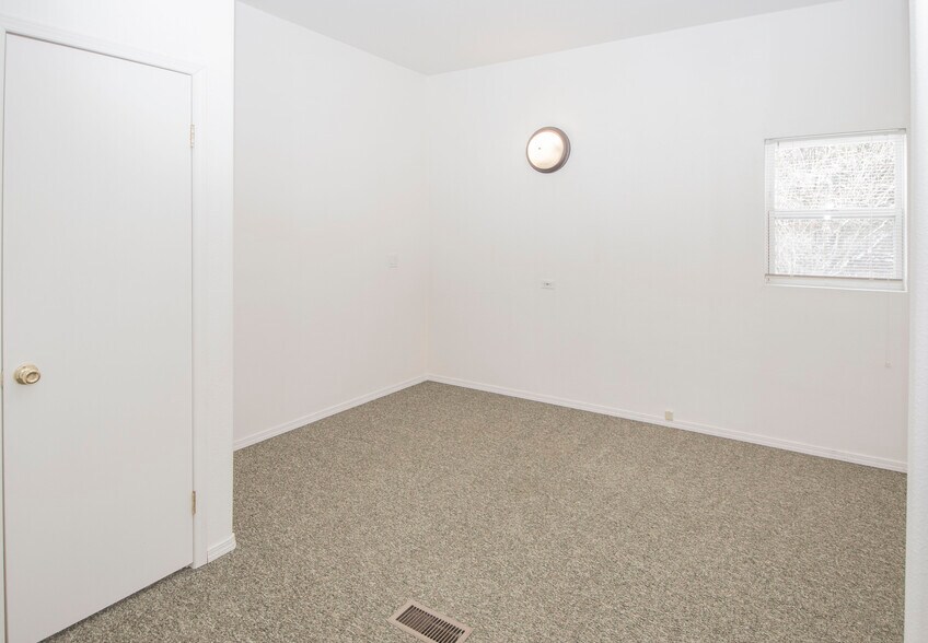 More Photos Of 6885 Bauman St, Bonners Ferry Office Residential For Lease