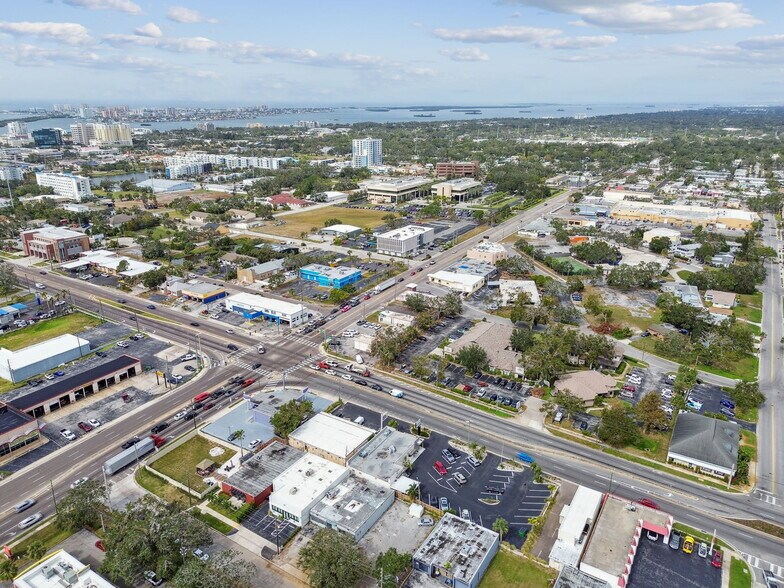 More Photos Of 1212 Rogers St, Clearwater Bar For Sale