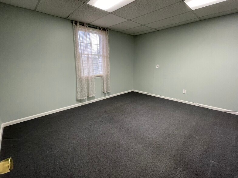 More Photos Of 344-350 Silas Deane Hwy, Wethersfield Medical For Lease