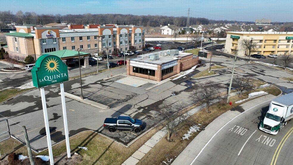 More Photos Of 18902 Northline Rd, Southgate Fast Food For Lease