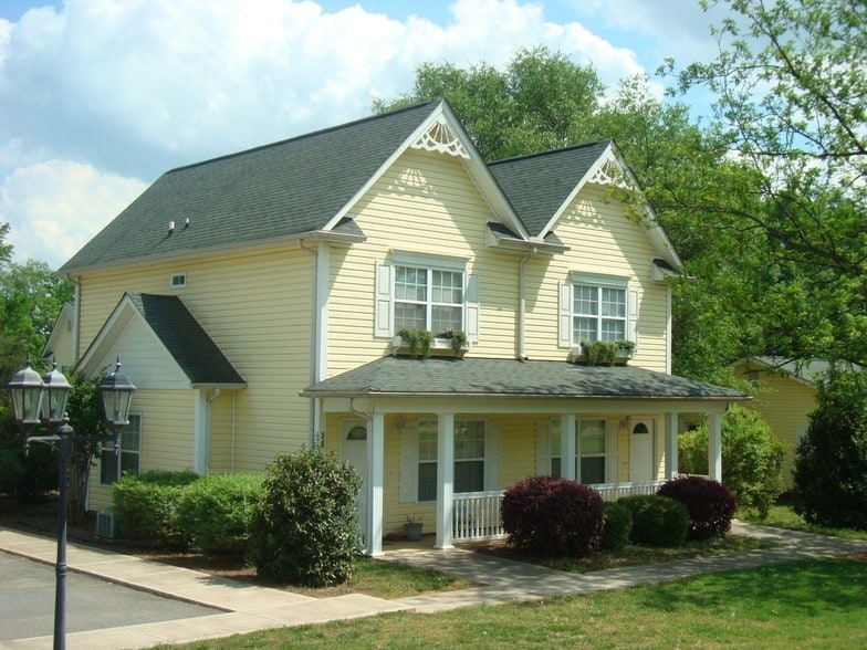 More Photos Of 2563 - 2627 Clover Rd, Concord Apartments For Sale