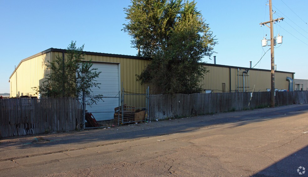 More Photos Of 13431-13451 E 37th Ave, Denver Warehouse For Lease