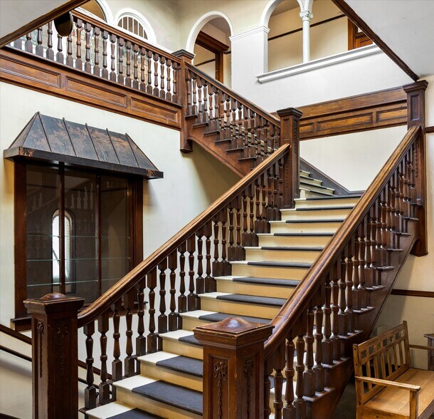 More Photos Of 619 Commercial Ave, Anacortes Storefront Retail Office For Sale