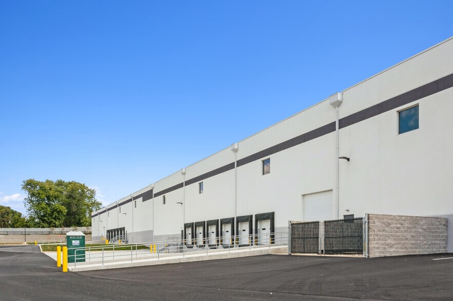 More Photos Of 4800 Chichester Ave, Upper Chichester Township Warehouse For Lease