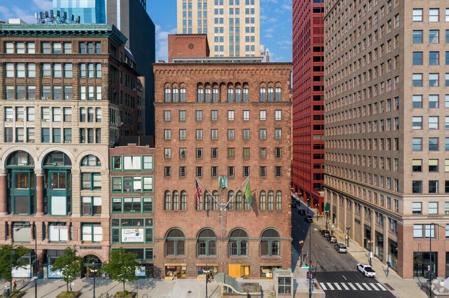 More Photos Of 81 E Van Buren St, Chicago Office For Lease