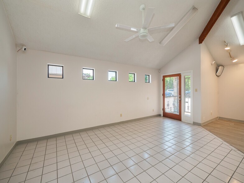 More Photos Of 4409 Menchaca Rd, Austin Medical For Sale