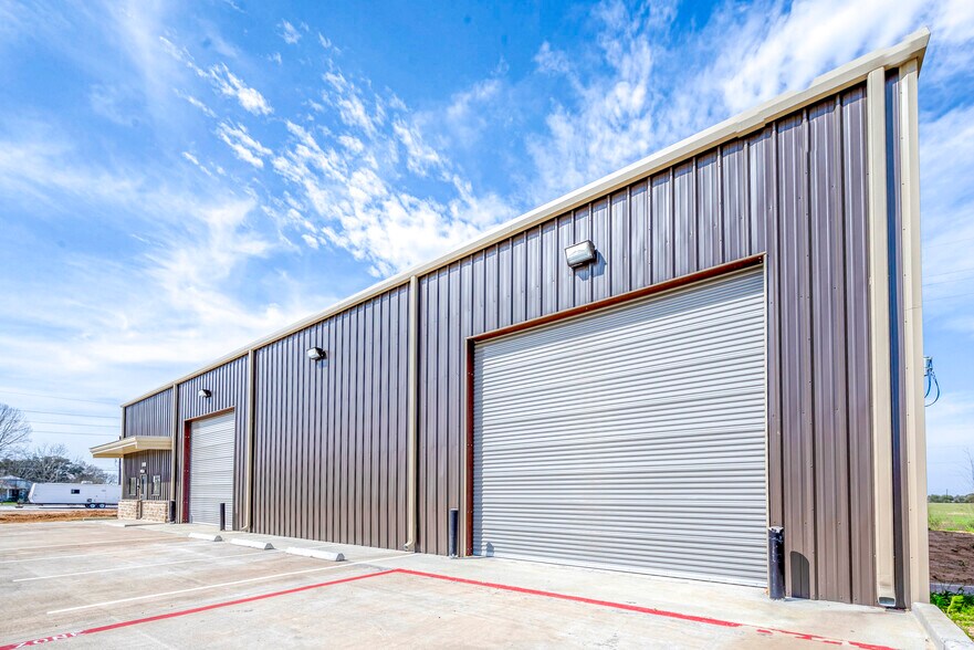 More Photos Of 22820 Hufsmith Kohrville Rd, Tomball Industrial For Sale