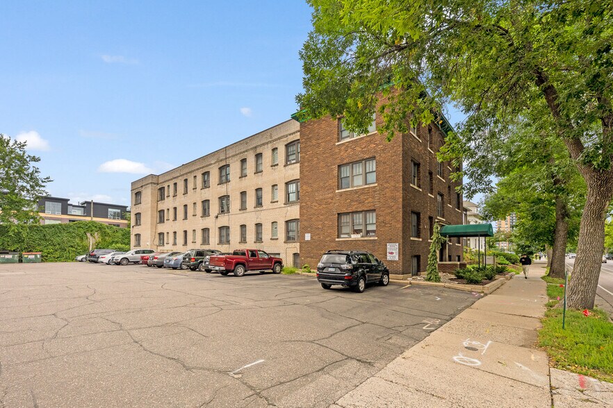 More Photos Of 516 University Ave SE, Minneapolis Apartments For Sale