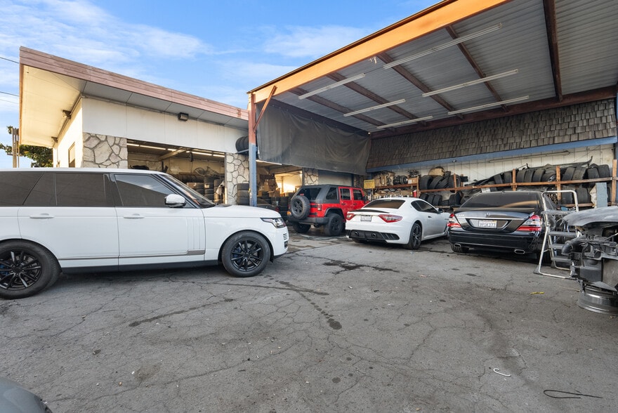 More Photos Of 6025 Laurel Canyon Blvd, North Hollywood Auto Dealership For Sale