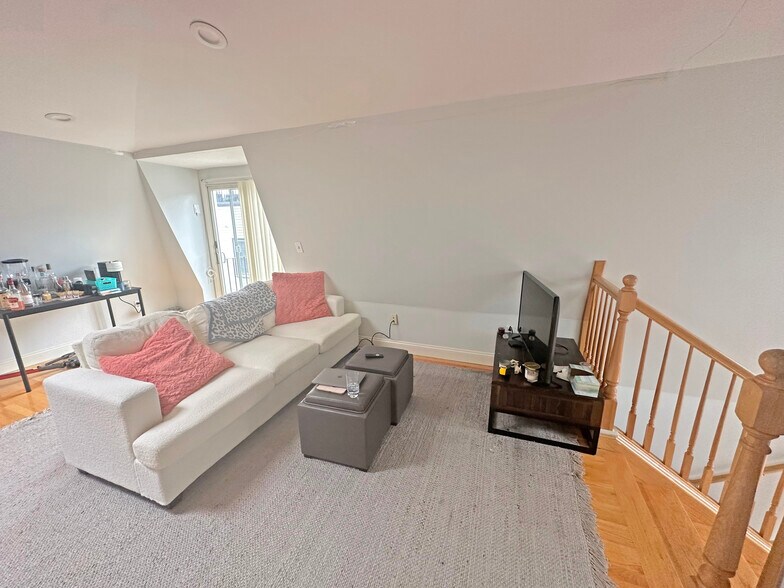 More Photos Of 550 E 3rd St, Boston Apartments For Sale