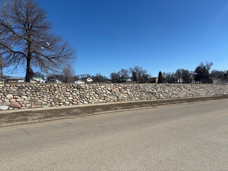 More Photos Of 1001 2nd St SE, Minot Land For Sale