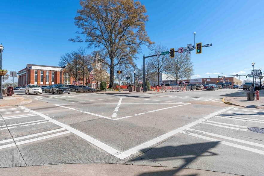 More Photos Of 48 Griffin St, McDonough Storefront For Sale