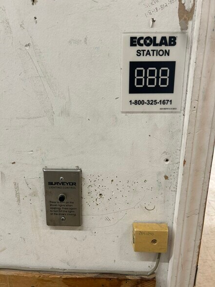 More Photos Of 1309 Pine Ave, Niagara Falls Freestanding For Lease