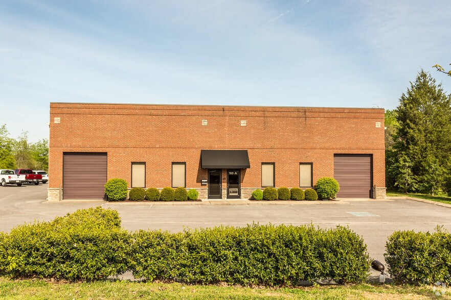 More Photos Of 103 Tennessee Way, Hendersonville Warehouse For Lease