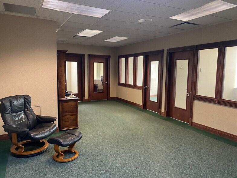 More Photos Of 300 Southtown Blvd, Owensboro Office For Lease