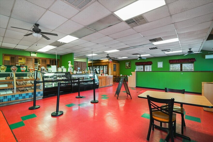 More Photos Of 1904 PA-940, Pocono Pines General Retail For Sale