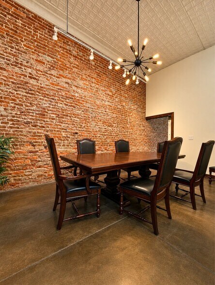 More Photos Of 216 N Bryan Ave, Bryan Office For Sale