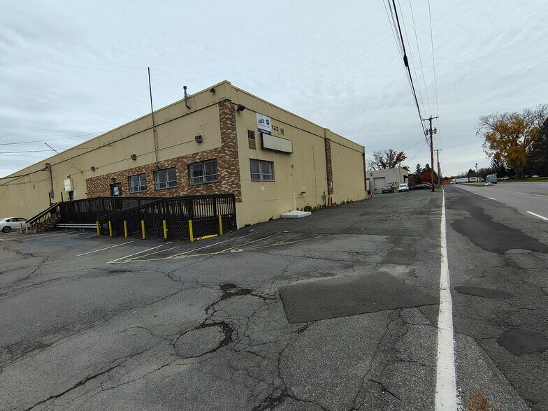 More Photos Of 132 Railroad Ave, Albany Light Distribution For Lease