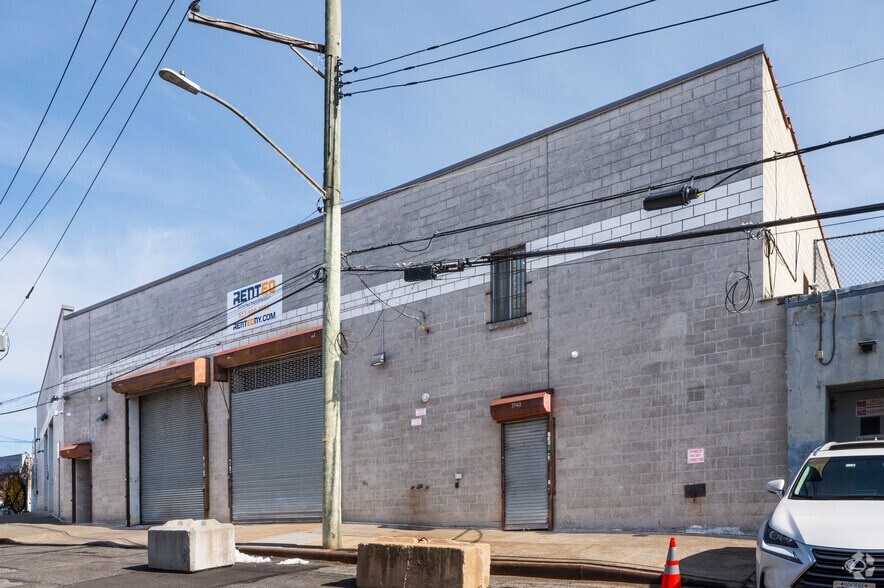 Primary Photo Of 3940 Merritt Ave, Bronx Warehouse For Lease