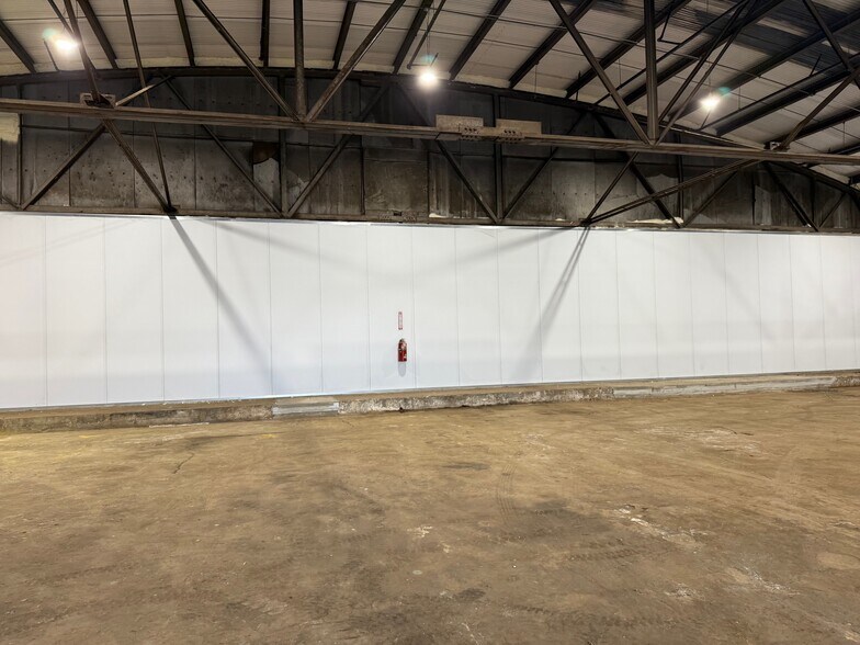 More Photos Of 1301-1339 Metropolitan Ave, Brooklyn Warehouse For Lease