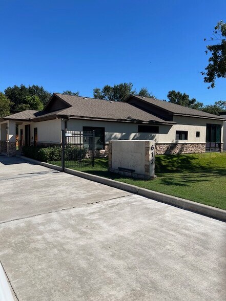 More Photos Of 612 State Highway 3, League City Freestanding For Sale