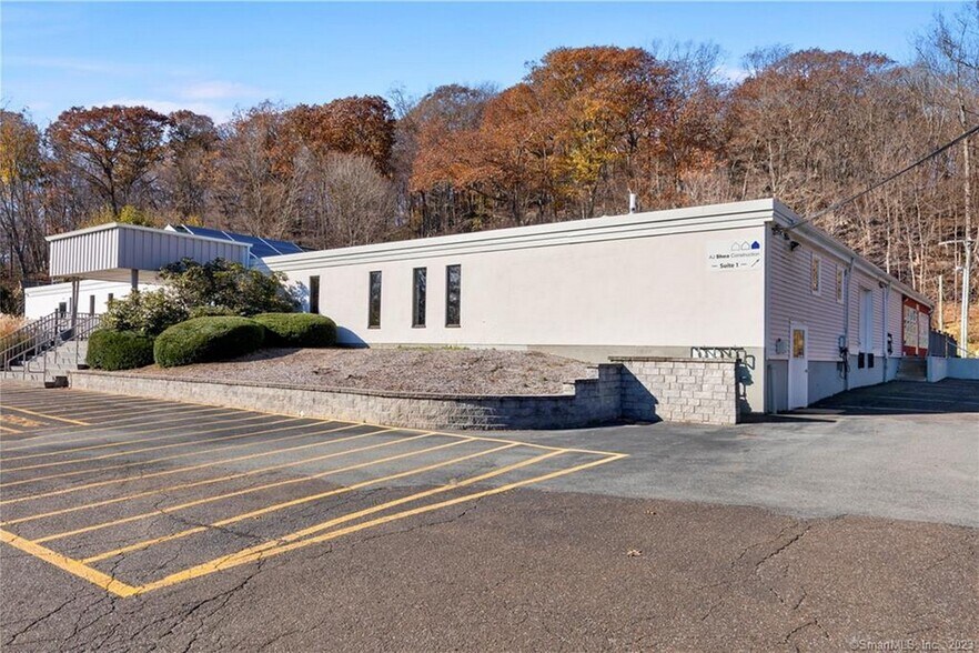 More Photos Of 192 Westbrook Rd, Essex Office For Sale