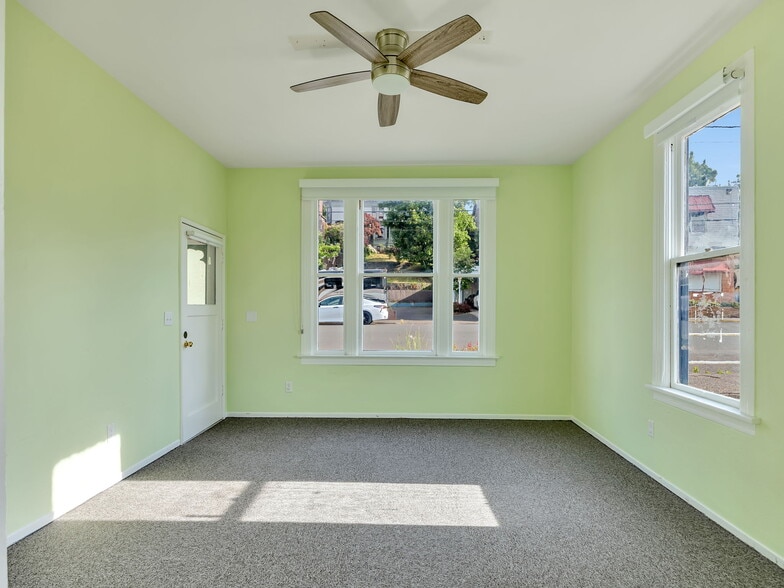 More Photos Of 1178 Franklin Ave, Astoria Office For Sale