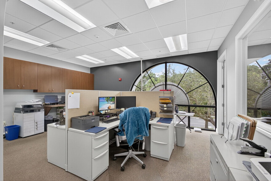 More Photos Of 641 University Blvd, Jupiter Medical For Sale