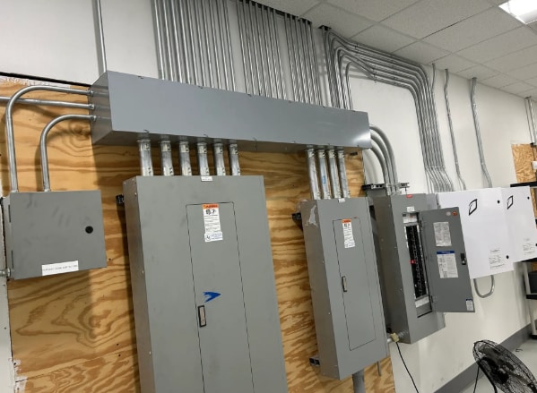 More Photos Of 244 S Court St, Lapeer Manufacturing For Sale