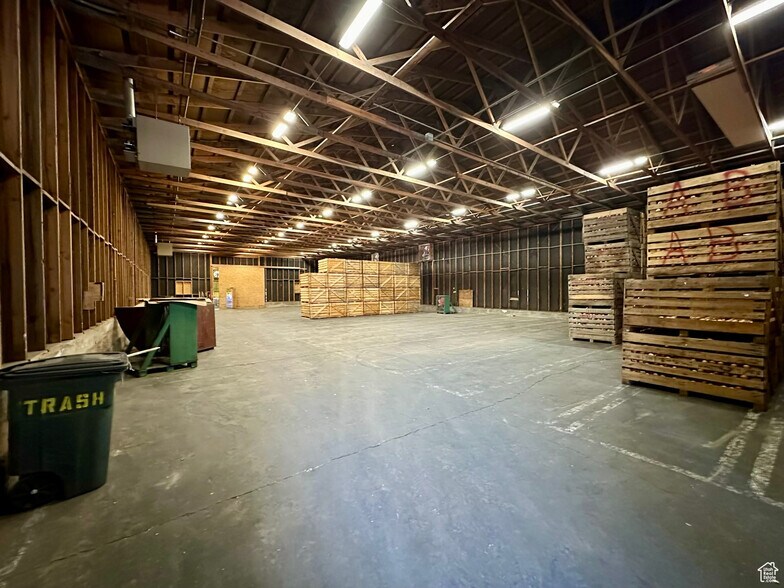 More Photos Of 848 S 2000 W, Syracuse Unknown For Lease