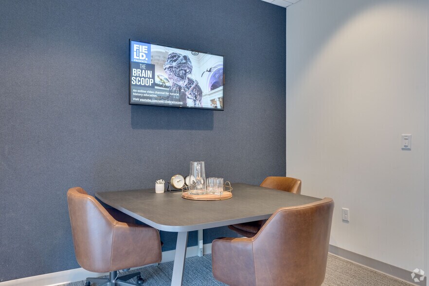 More Photos Of 1555 Ellinwood Ave, Des Plaines Apartments For Lease