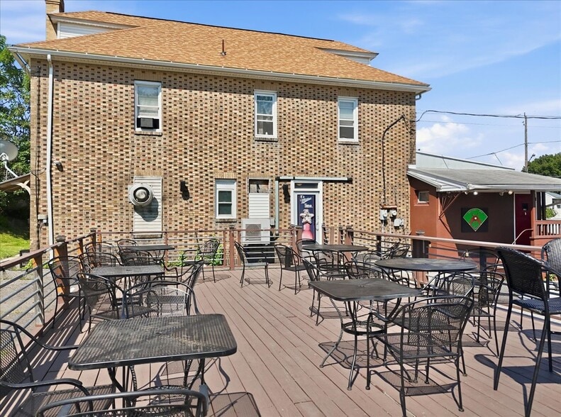 More Photos Of 10 E Lehigh St, Summit Hill Restaurant For Sale