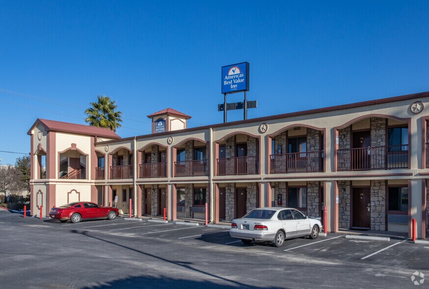 More Photos Of 15101 S Interstate 35, Buda Hotel For Sale
