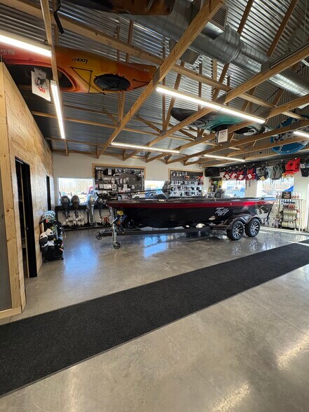 More Photos Of 25272 State Highway 27, Holcombe Office For Lease